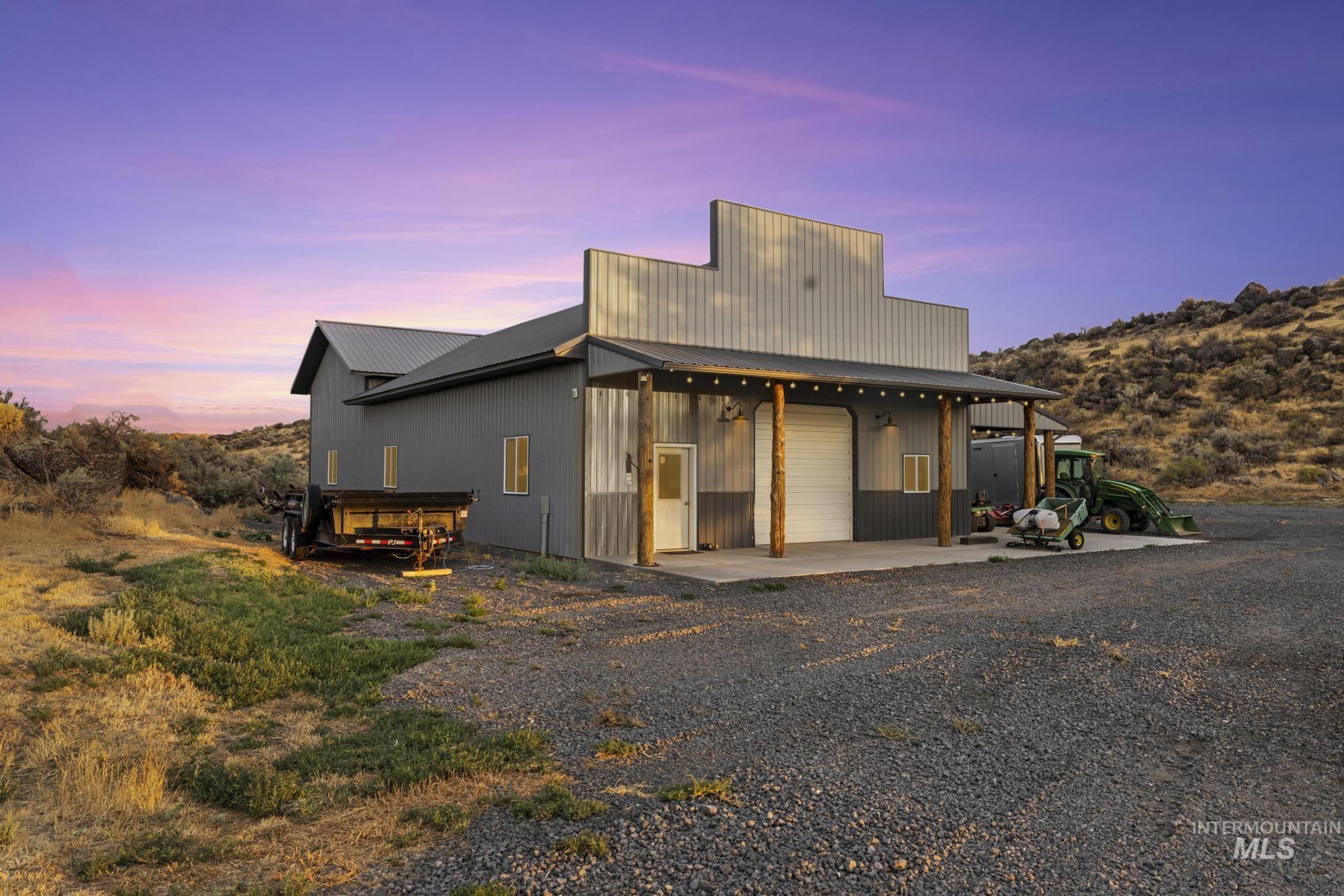 3586 E 4000 N, Kimberly, Idaho 83341, 3 Bedrooms, 5 Bathrooms, Residential For Sale, Price $2,850,000, 98998952