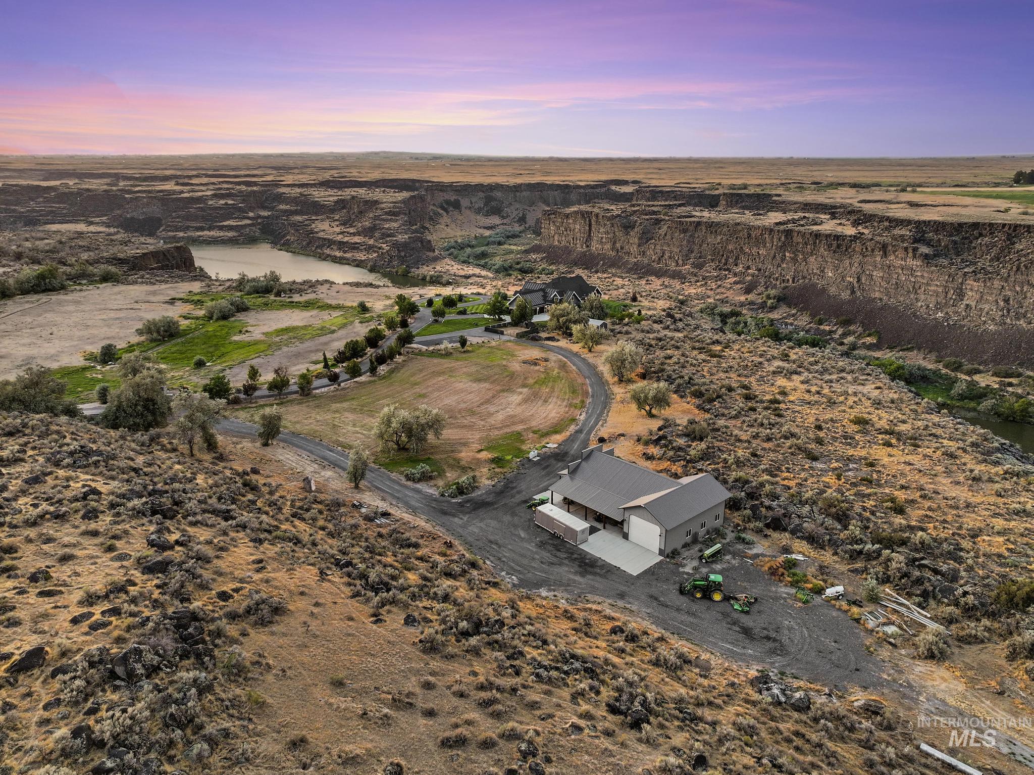 3586 E 4000 N, Kimberly, Idaho 83341, 3 Bedrooms, 5 Bathrooms, Residential For Sale, Price $2,850,000, 98998952