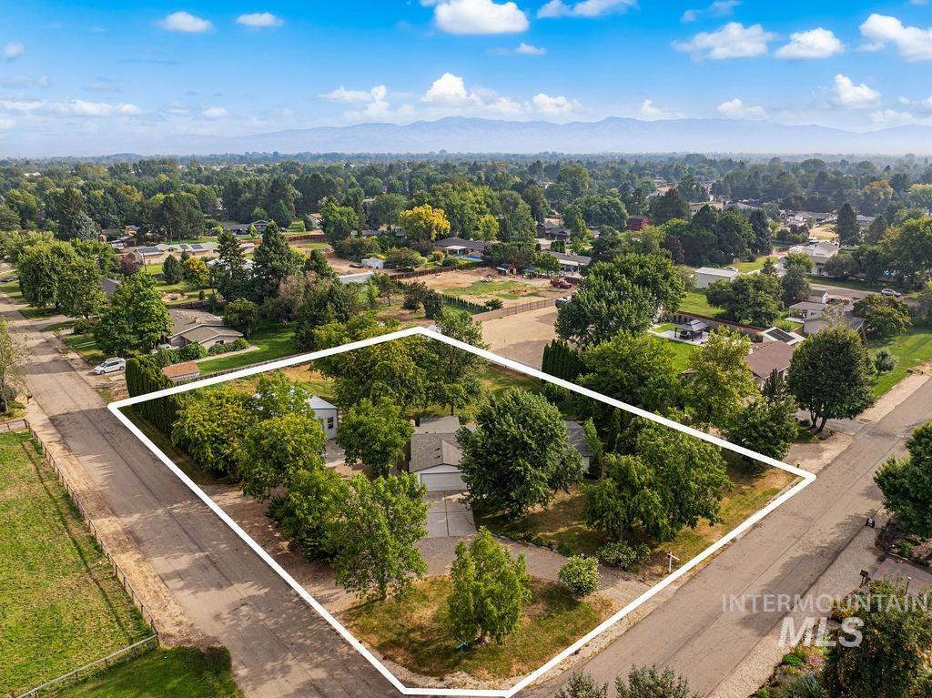 10950 W Netherland Drive, Boise, Idaho 83709, 4 Bedrooms, 2 Bathrooms, Residential For Sale, Price $630,000,MLS 98998959