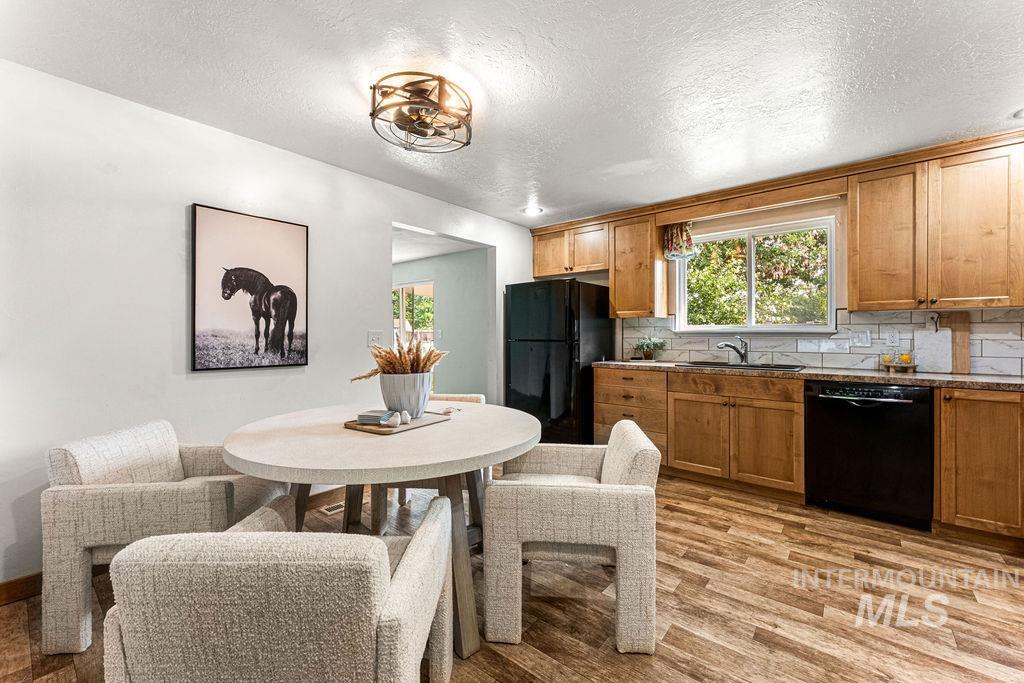 10950 W Netherland Drive, Boise, Idaho 83709, 4 Bedrooms, 2 Bathrooms, Residential For Sale, Price $630,000,MLS 98998959