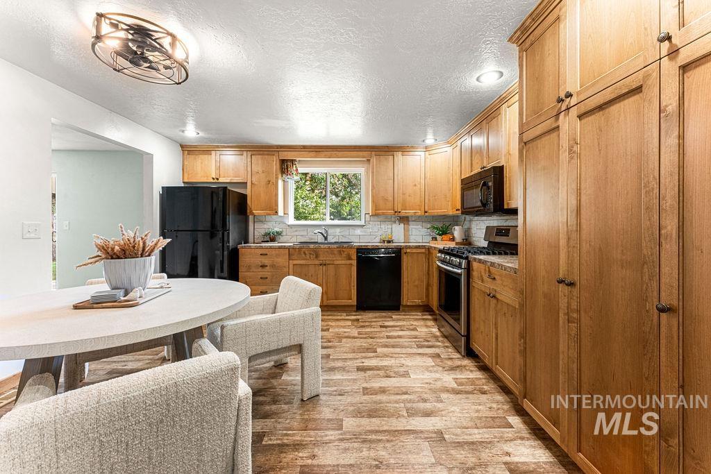 10950 W Netherland Drive, Boise, Idaho 83709, 4 Bedrooms, 2 Bathrooms, Residential For Sale, Price $630,000,MLS 98998959
