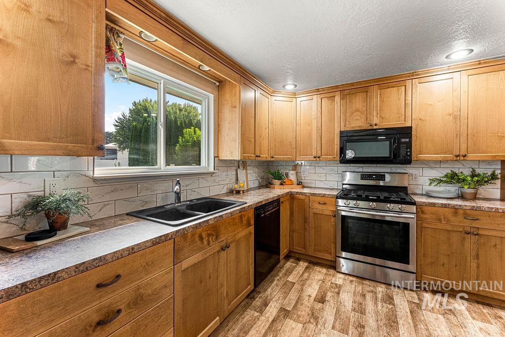 10950 W Netherland Drive, Boise, Idaho 83709, 4 Bedrooms, 2 Bathrooms, Residential For Sale, Price $630,000,MLS 98998959