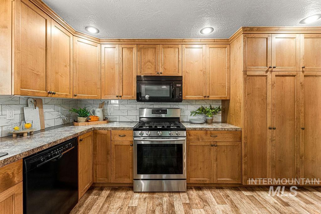 10950 W Netherland Drive, Boise, Idaho 83709, 4 Bedrooms, 2 Bathrooms, Residential For Sale, Price $630,000,MLS 98998959