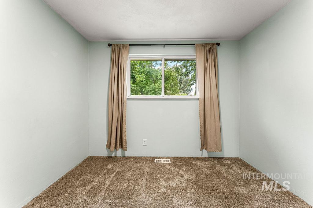 10950 W Netherland Drive, Boise, Idaho 83709, 4 Bedrooms, 2 Bathrooms, Residential For Sale, Price $630,000,MLS 98998959
