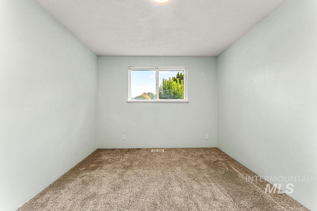 10950 W Netherland Drive, Boise, Idaho 83709, 4 Bedrooms, 2 Bathrooms, Residential For Sale, Price $630,000,MLS 98998959