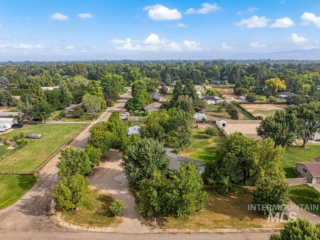 10950 W Netherland Drive, Boise, Idaho 83709, 4 Bedrooms, 2 Bathrooms, Residential For Sale, Price $630,000,MLS 98998959