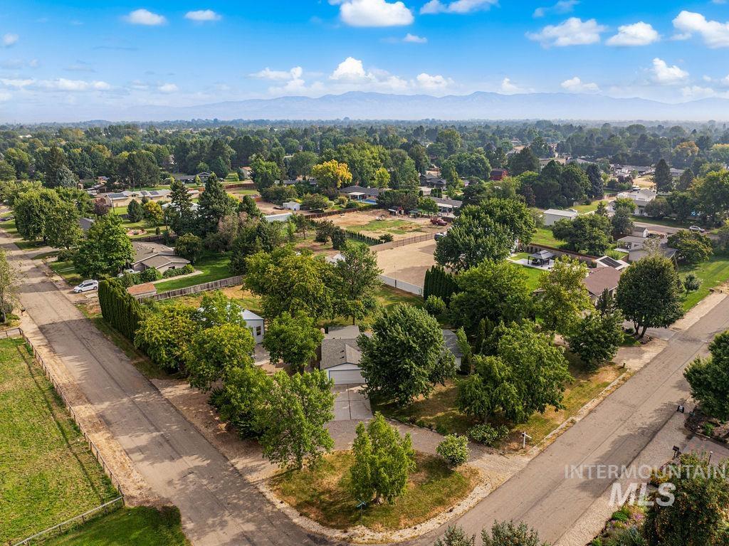 10950 W Netherland Drive, Boise, Idaho 83709, 4 Bedrooms, 2 Bathrooms, Residential For Sale, Price $630,000,MLS 98998959
