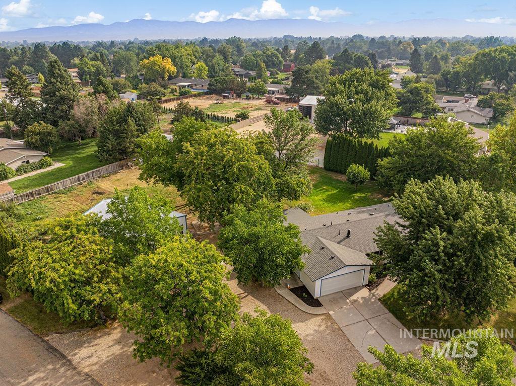 10950 W Netherland Drive, Boise, Idaho 83709, 4 Bedrooms, 2 Bathrooms, Residential For Sale, Price $630,000,MLS 98998959