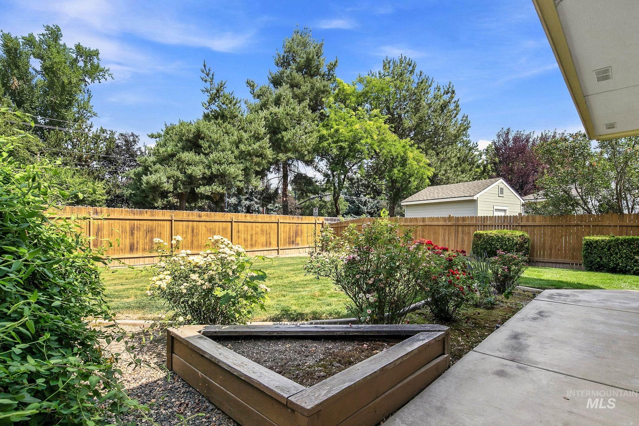 2338 E Poppy Hills, Eagle, Idaho 83616, 3 Bedrooms, 2 Bathrooms, Residential For Sale, Price $515,000, 98998960