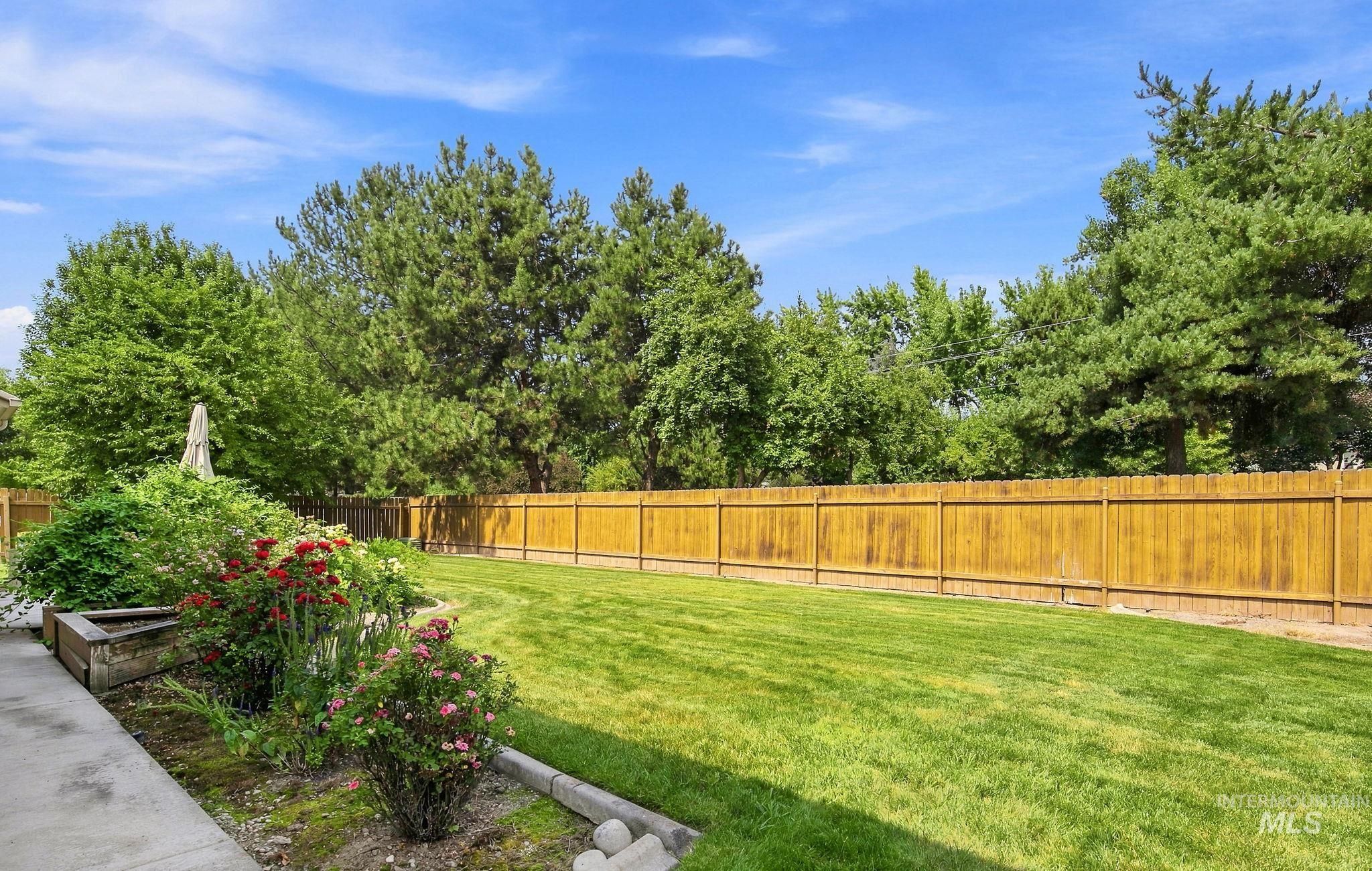 2338 E Poppy Hills, Eagle, Idaho 83616, 3 Bedrooms, 2 Bathrooms, Residential For Sale, Price $515,000, 98998960