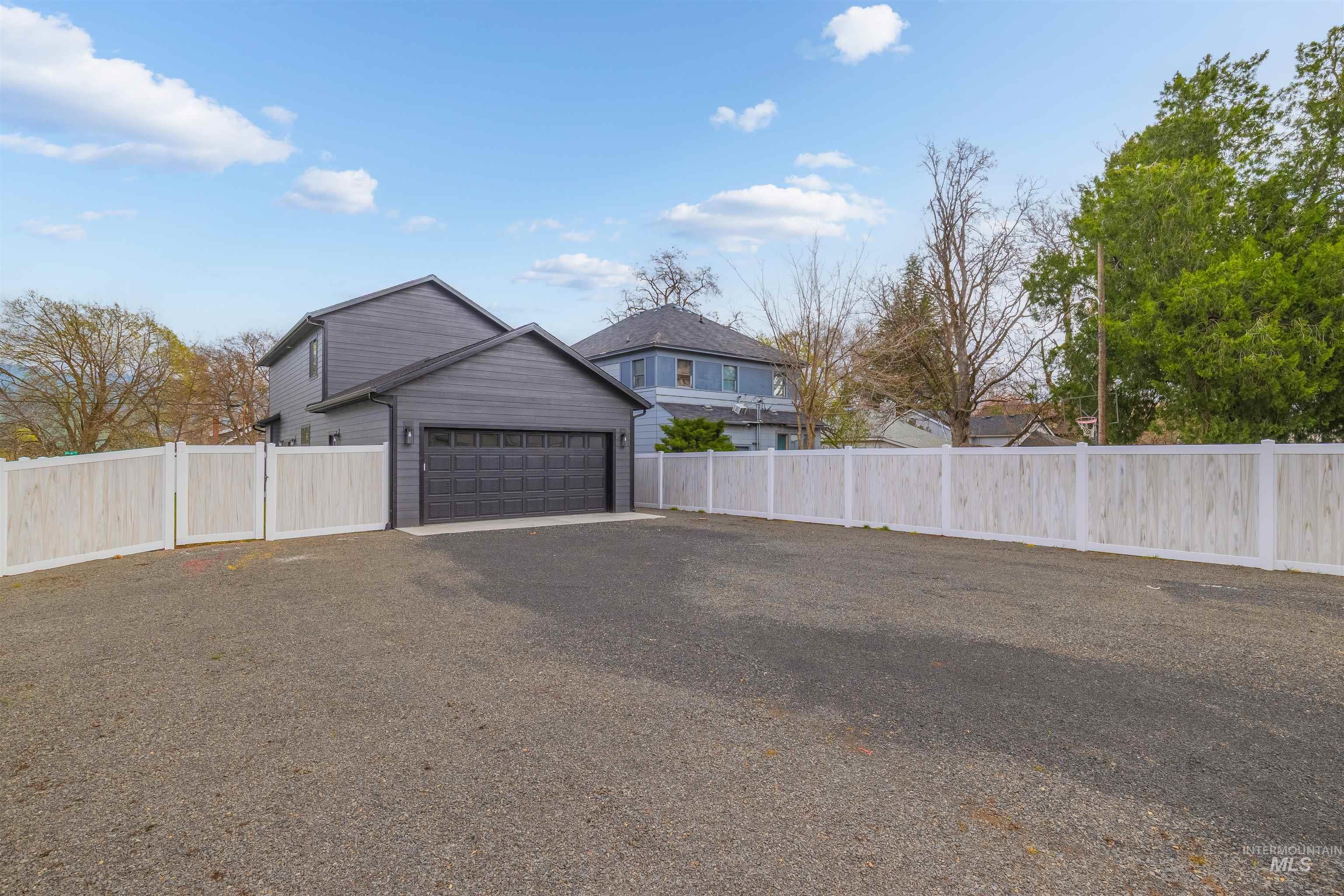 1304 9th Avenue, Lewiston, Idaho 83501, 3 Bedrooms, 3 Bathrooms, Residential For Sale, Price $499,500,MLS 98998967