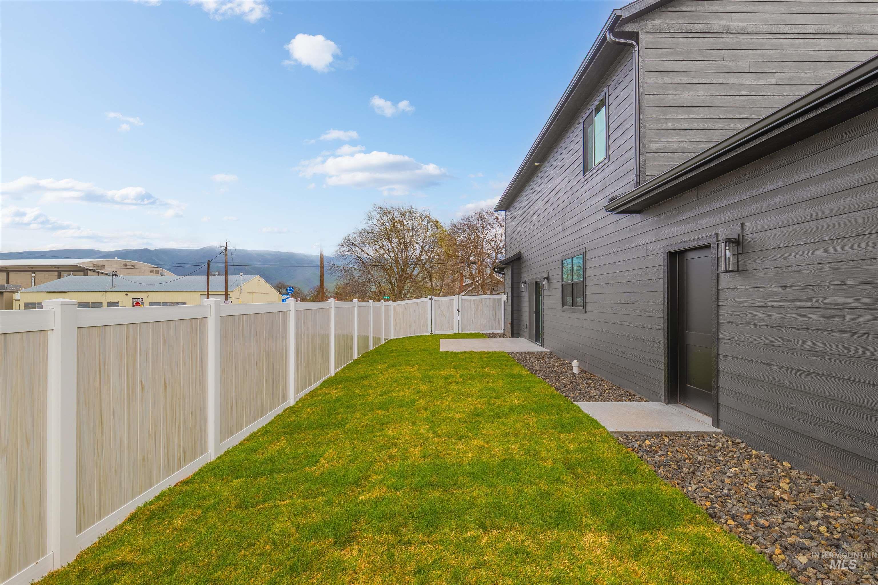 1304 9th Avenue, Lewiston, Idaho 83501, 3 Bedrooms, 3 Bathrooms, Residential For Sale, Price $499,500,MLS 98998967