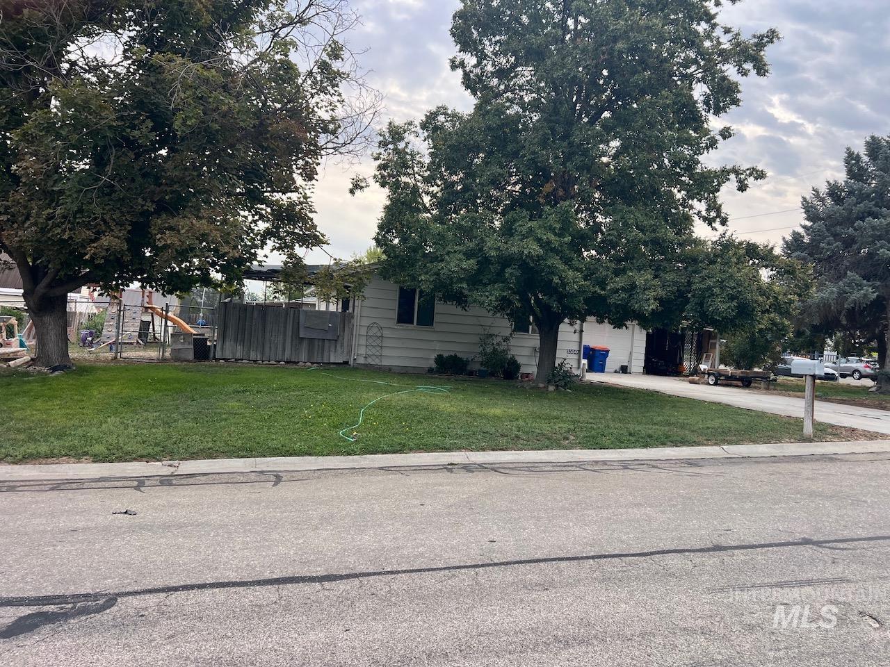 1550 S Jade, Meridian, Idaho 83642, 3 Bedrooms, 1 Bathroom, Residential For Sale, Price $800,000,MLS 98998969