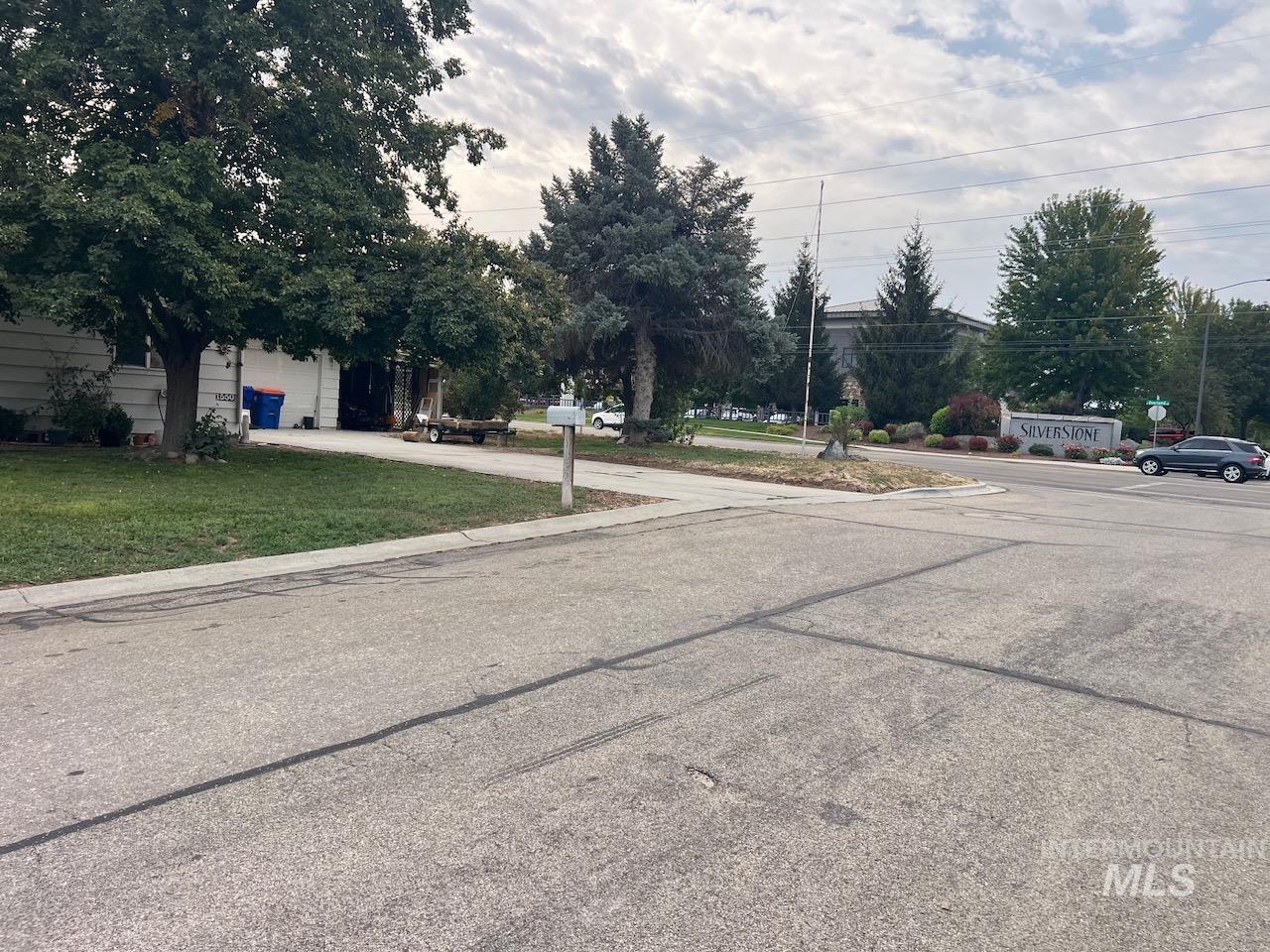 1550 S Jade, Meridian, Idaho 83642, 3 Bedrooms, 1 Bathroom, Residential For Sale, Price $800,000,MLS 98998969
