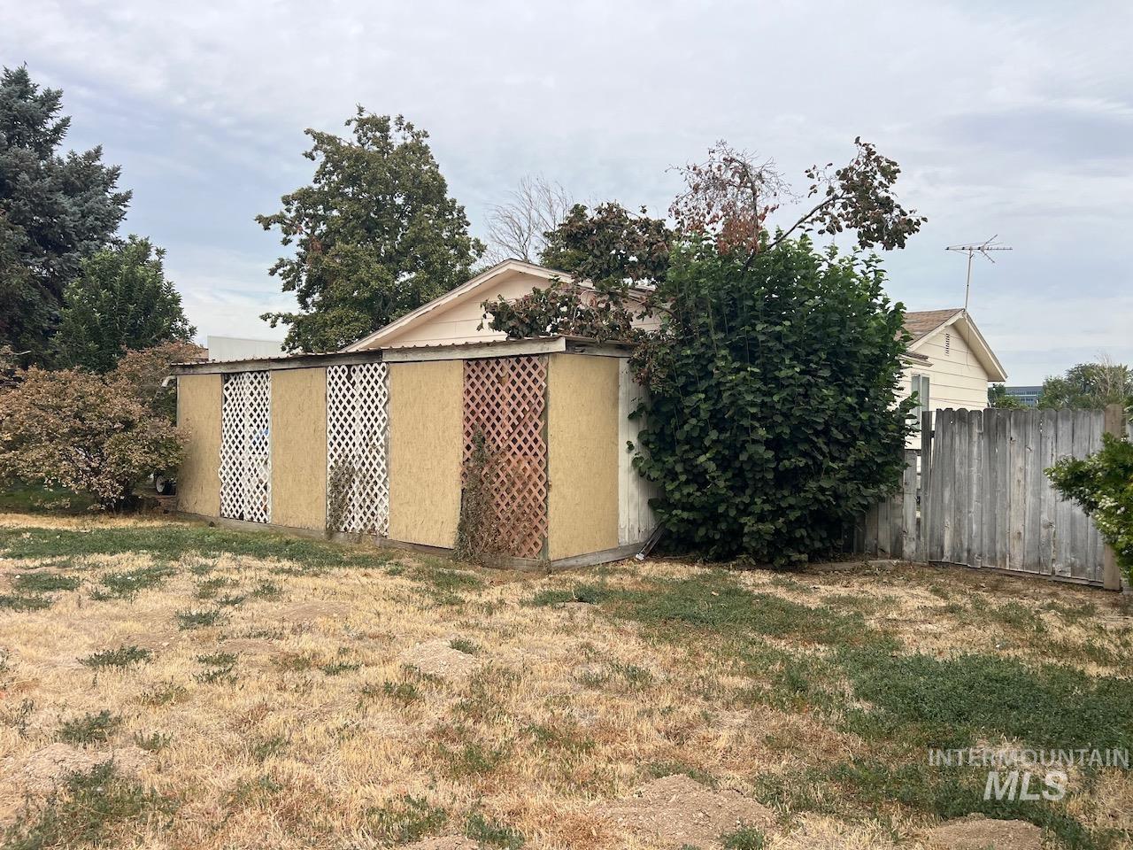 1550 S Jade, Meridian, Idaho 83642, 3 Bedrooms, 1 Bathroom, Residential For Sale, Price $800,000,MLS 98998969