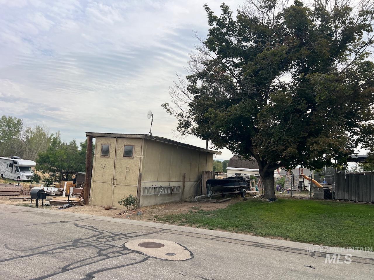 1550 S Jade, Meridian, Idaho 83642, 3 Bedrooms, 1 Bathroom, Residential For Sale, Price $800,000,MLS 98998969
