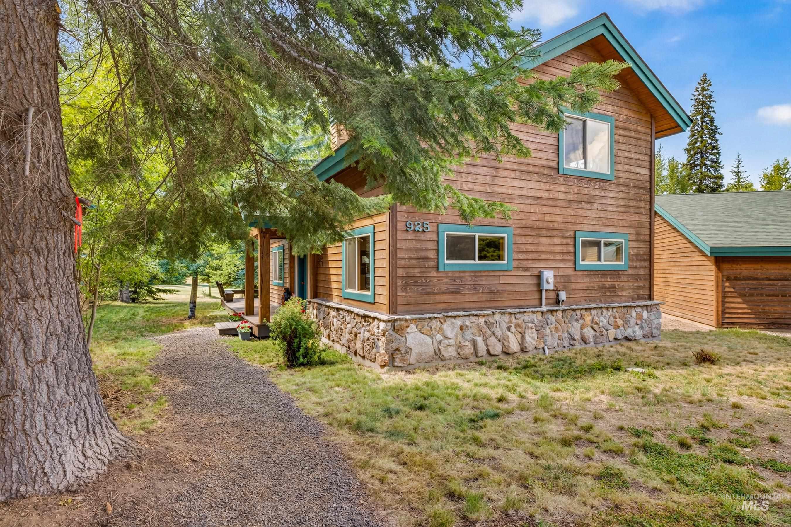 925 Cottage Court, McCall, Idaho 83638, 3 Bedrooms, 2 Bathrooms, Residential For Sale, Price $749,000,MLS 98998972