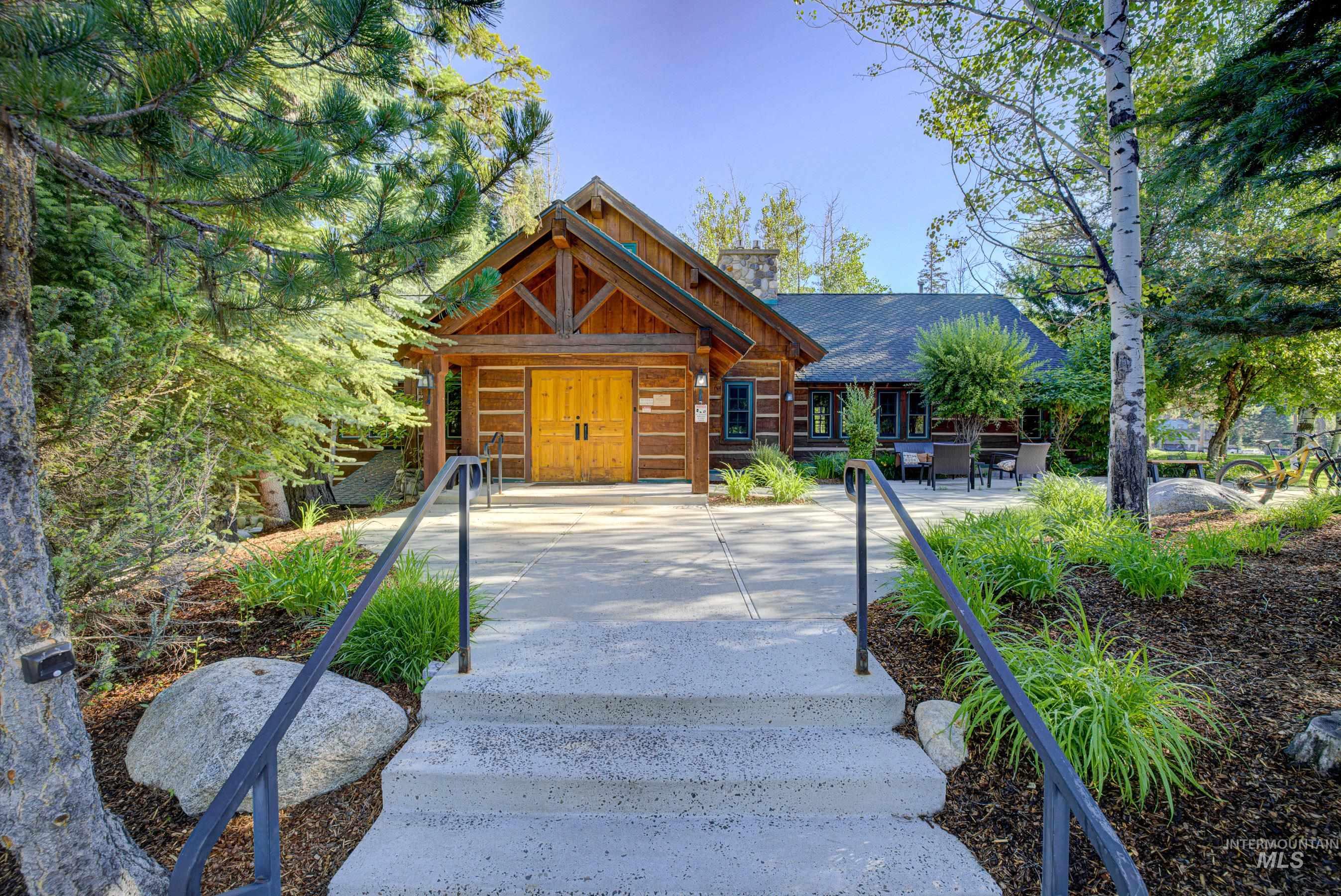 925 Cottage Court, McCall, Idaho 83638, 3 Bedrooms, 2 Bathrooms, Residential For Sale, Price $749,000,MLS 98998972