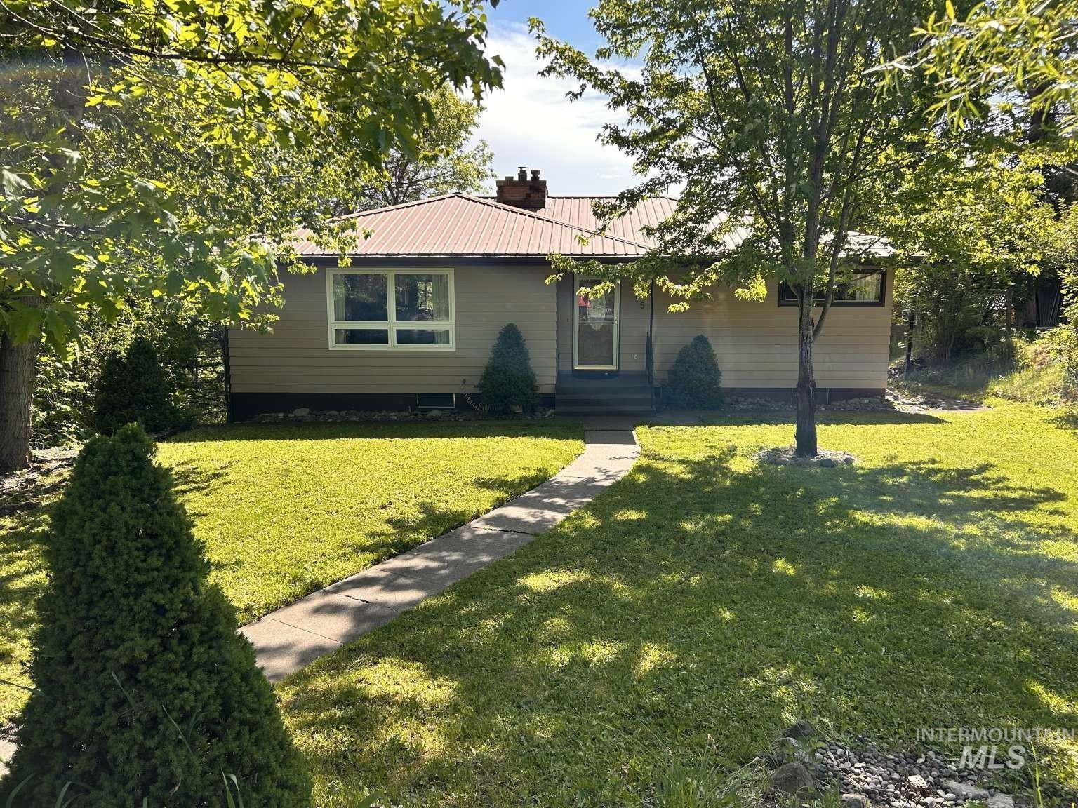 105 N Pine St, Troy, Idaho 83871, 3 Bedrooms, 2 Bathrooms, Residential For Sale, Price $419,000,MLS 98998975