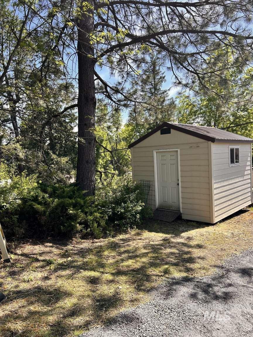 105 N Pine St, Troy, Idaho 83871, 3 Bedrooms, 2 Bathrooms, Residential For Sale, Price $419,000,MLS 98998975