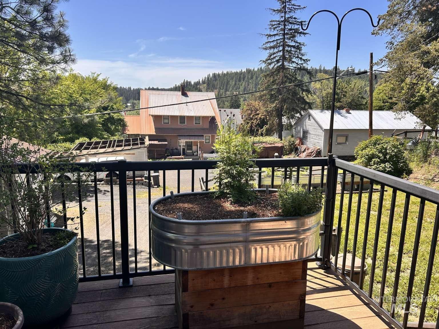 105 N Pine St, Troy, Idaho 83871, 3 Bedrooms, 2 Bathrooms, Residential For Sale, Price $419,000,MLS 98998975