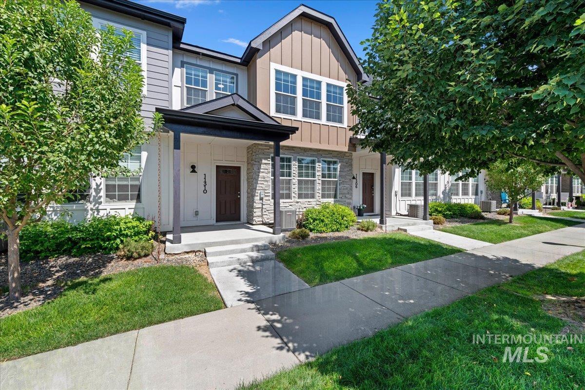 11310 W Knightsbridge Ct, Boise, Idaho 83713, 3 Bedrooms, 2.5 Bathrooms, Residential For Sale, Price $399,990,MLS 98998977