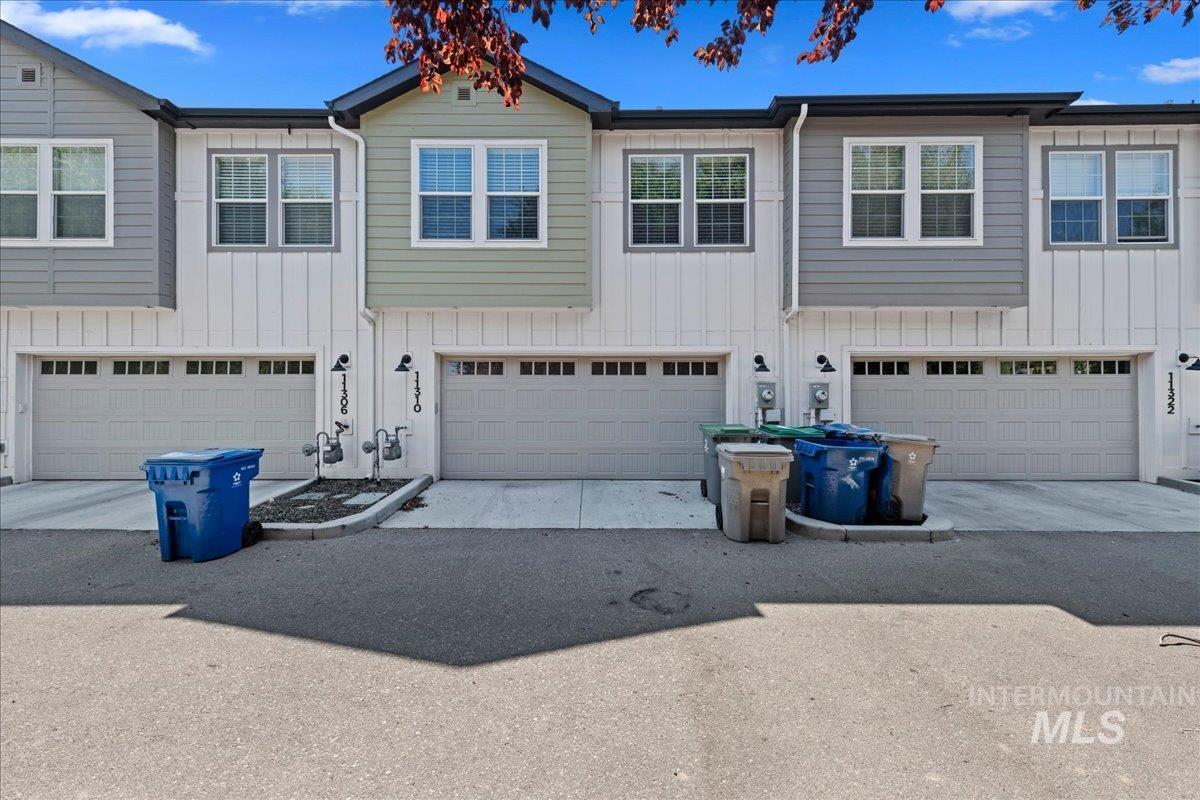11310 W Knightsbridge Ct, Boise, Idaho 83713, 3 Bedrooms, 2.5 Bathrooms, Residential For Sale, Price $399,990,MLS 98998977