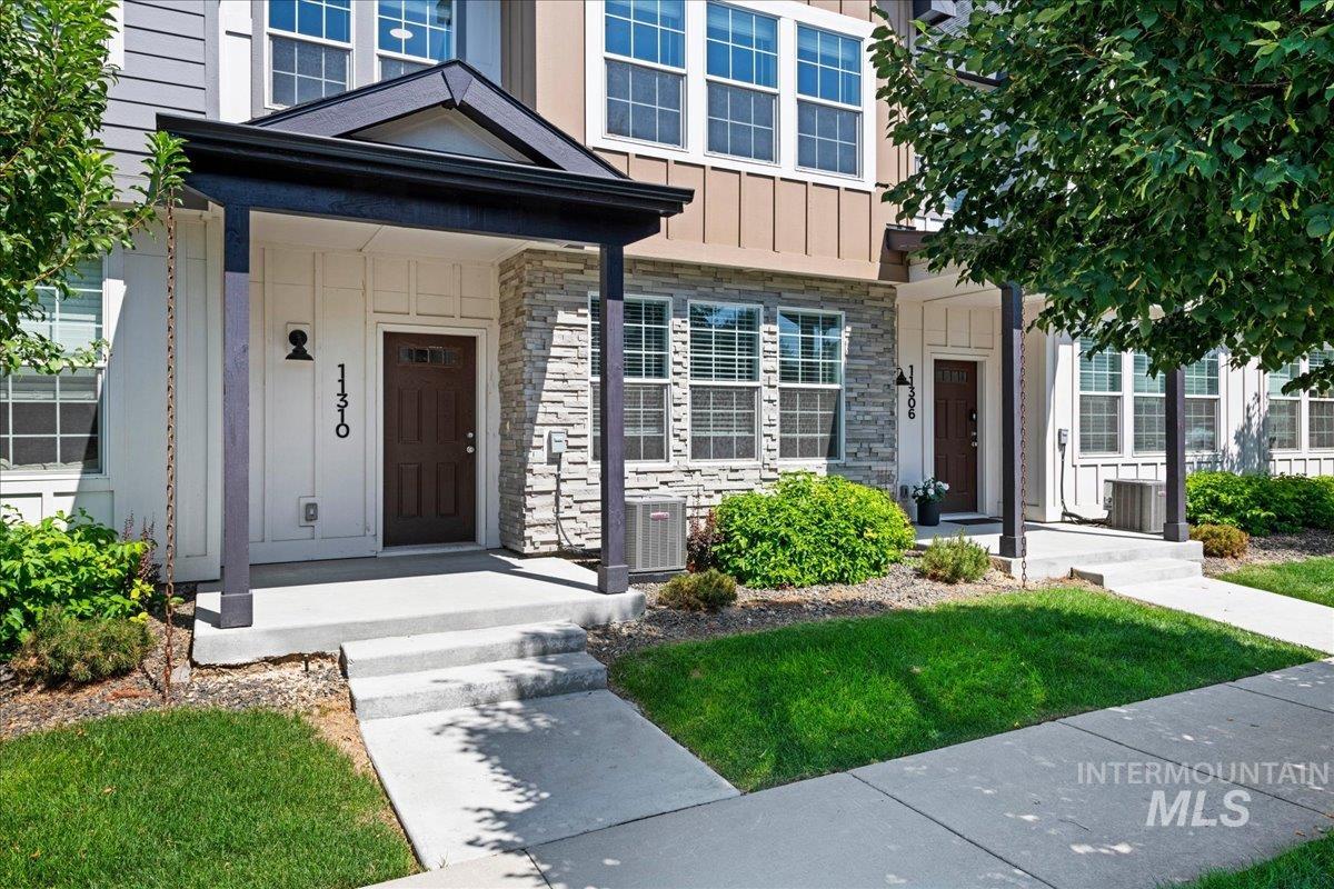 11310 W Knightsbridge Ct, Boise, Idaho 83713, 3 Bedrooms, 2.5 Bathrooms, Residential For Sale, Price $399,990,MLS 98998977