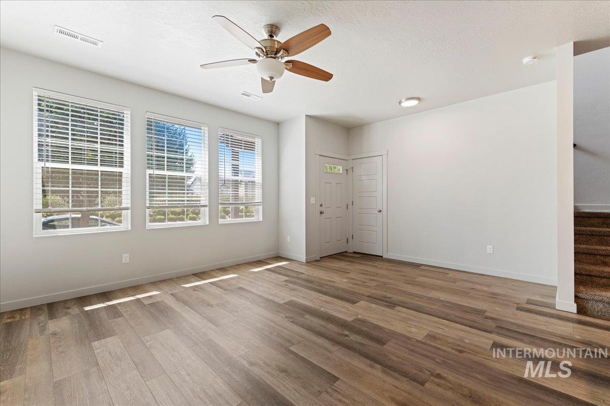 11310 W Knightsbridge Ct, Boise, Idaho 83713, 3 Bedrooms, 2.5 Bathrooms, Residential For Sale, Price $399,990,MLS 98998977