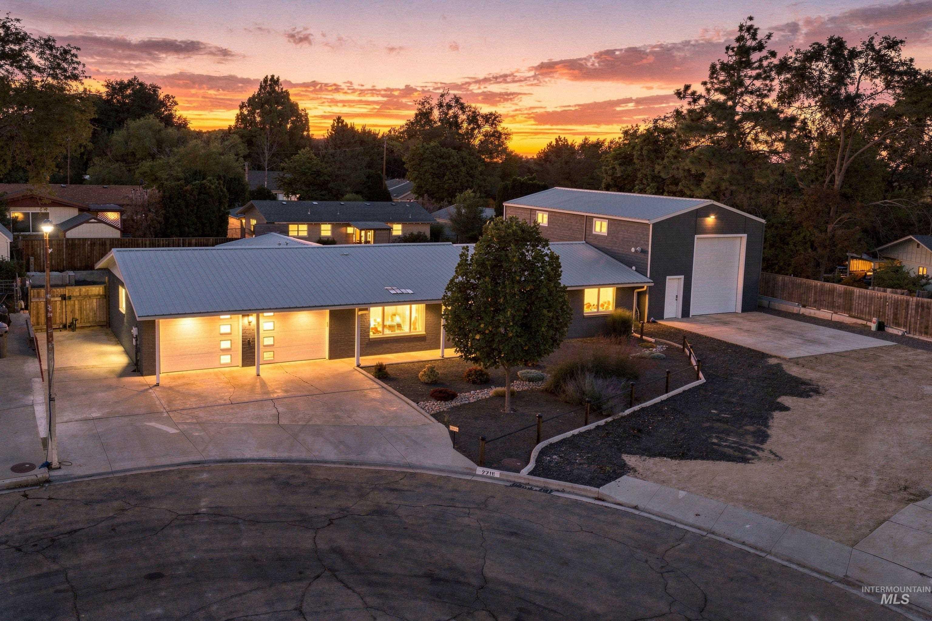 2216 Cari Cir, Caldwell, Idaho 83605, 3 Bedrooms, 2 Bathrooms, Residential For Sale, Price $524,900,MLS 98998978