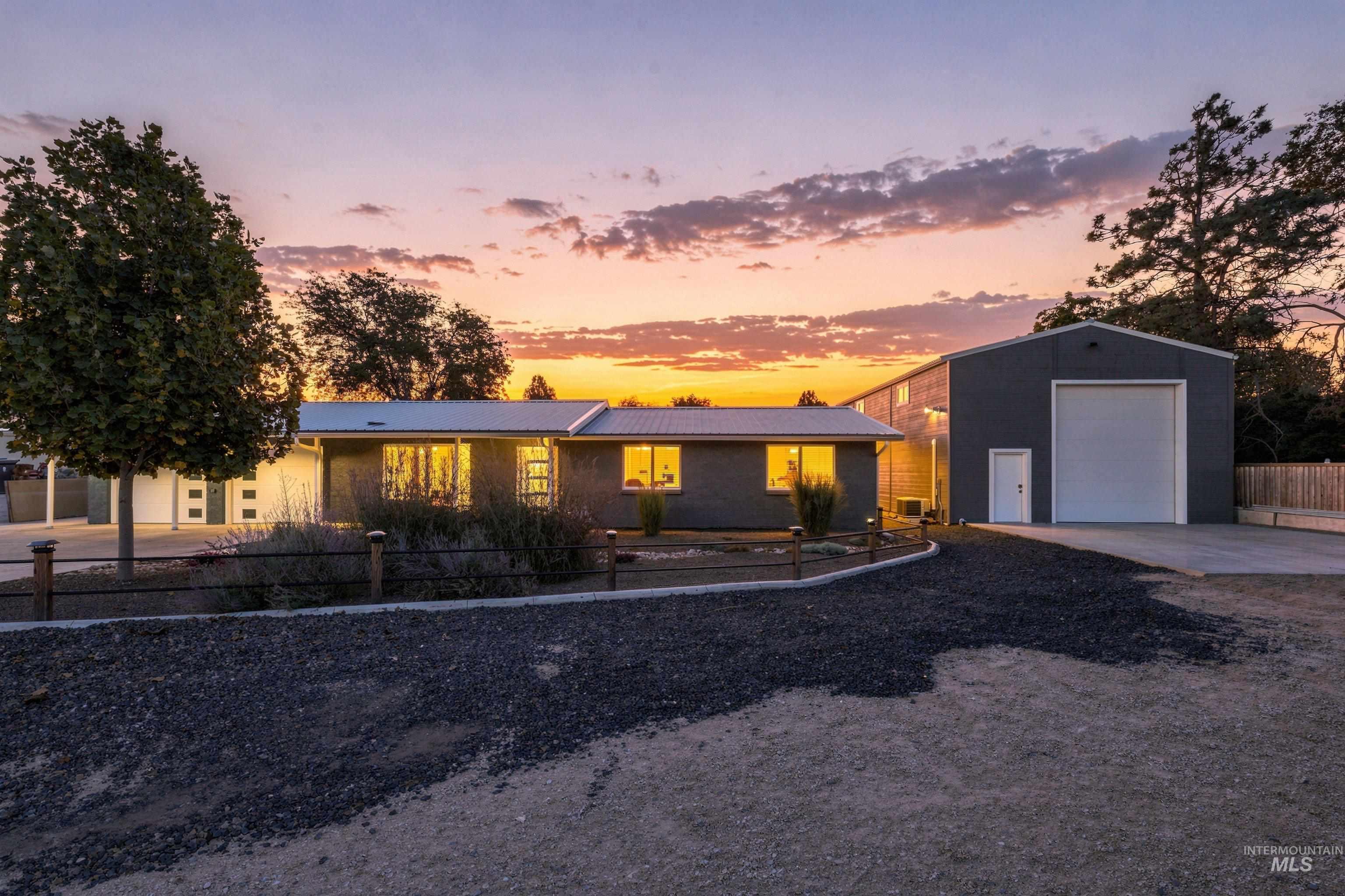 2216 Cari Cir, Caldwell, Idaho 83605, 3 Bedrooms, 2 Bathrooms, Residential For Sale, Price $524,900,MLS 98998978