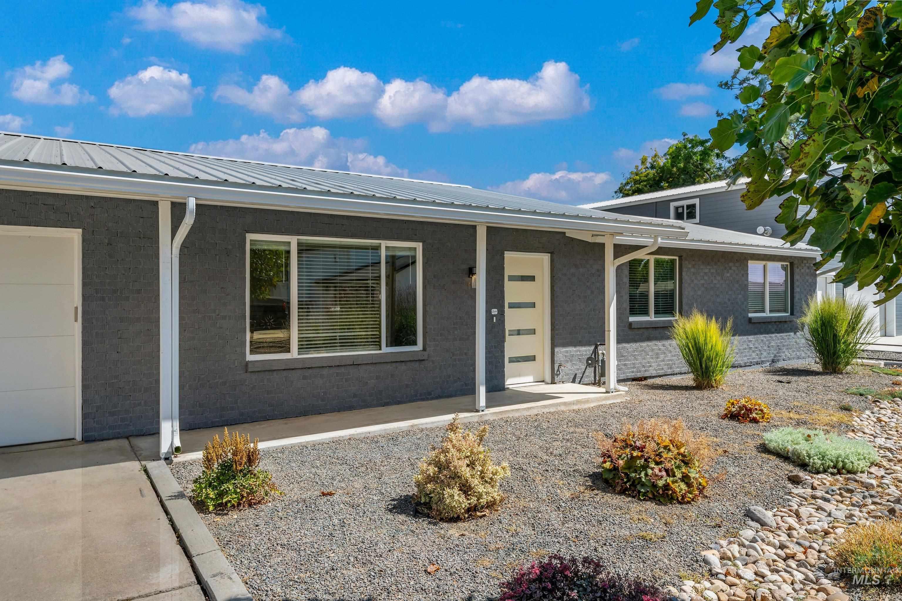 2216 Cari Cir, Caldwell, Idaho 83605, 3 Bedrooms, 2 Bathrooms, Residential For Sale, Price $524,900,MLS 98998978