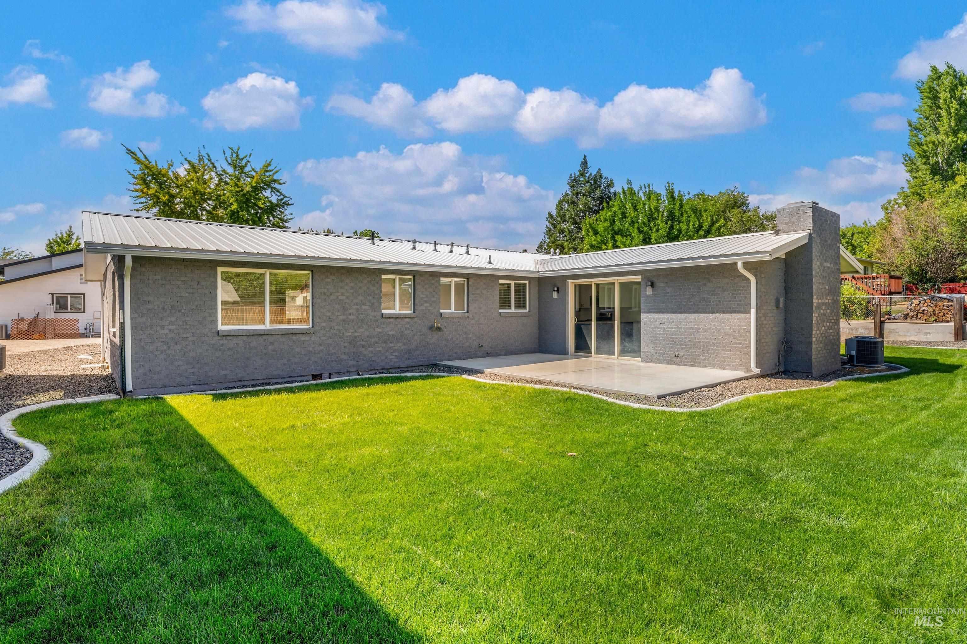 2216 Cari Cir, Caldwell, Idaho 83605, 3 Bedrooms, 2 Bathrooms, Residential For Sale, Price $524,900,MLS 98998978