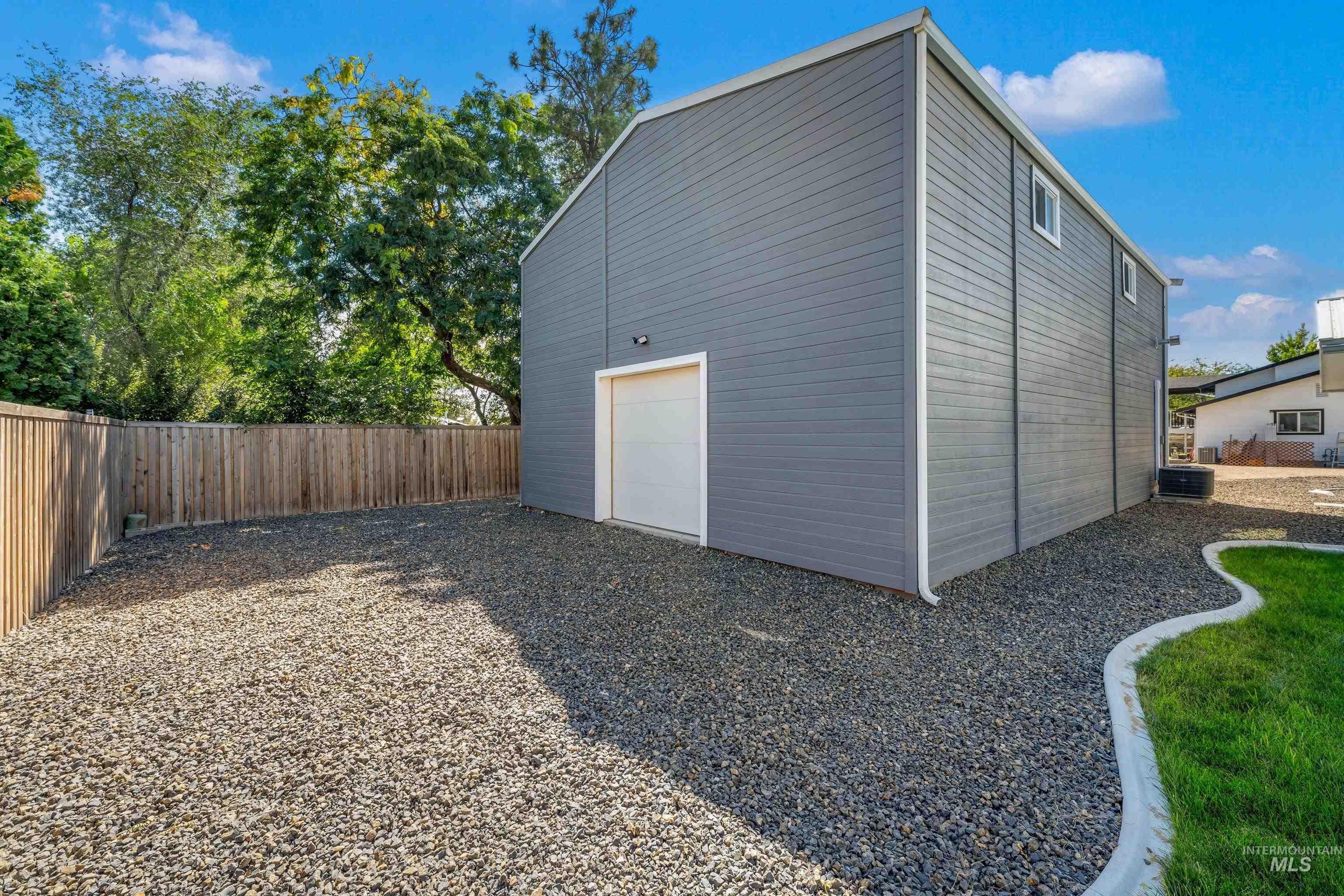 2216 Cari Cir, Caldwell, Idaho 83605, 3 Bedrooms, 2 Bathrooms, Residential For Sale, Price $524,900,MLS 98998978