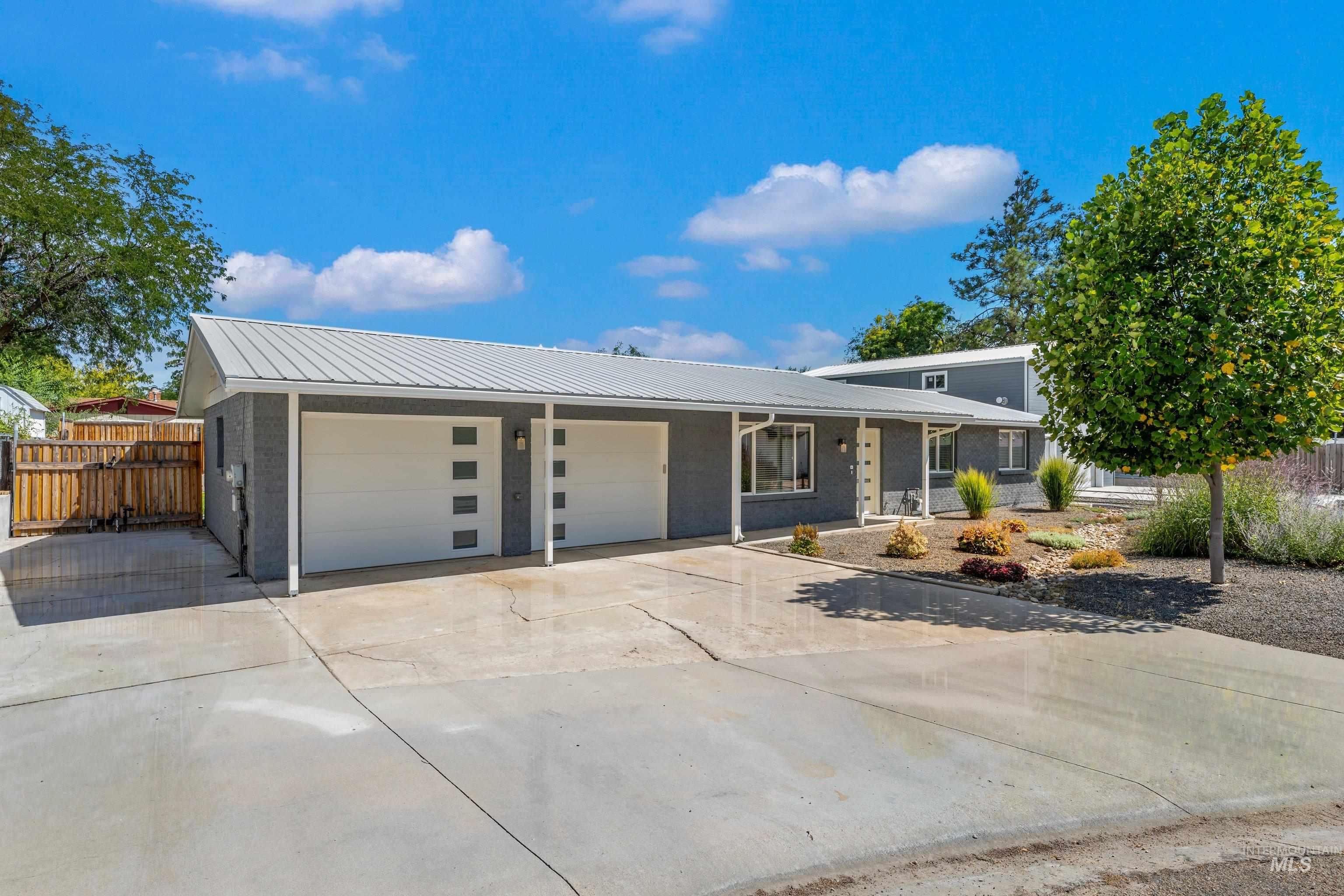 2216 Cari Cir, Caldwell, Idaho 83605, 3 Bedrooms, 2 Bathrooms, Residential For Sale, Price $524,900,MLS 98998978
