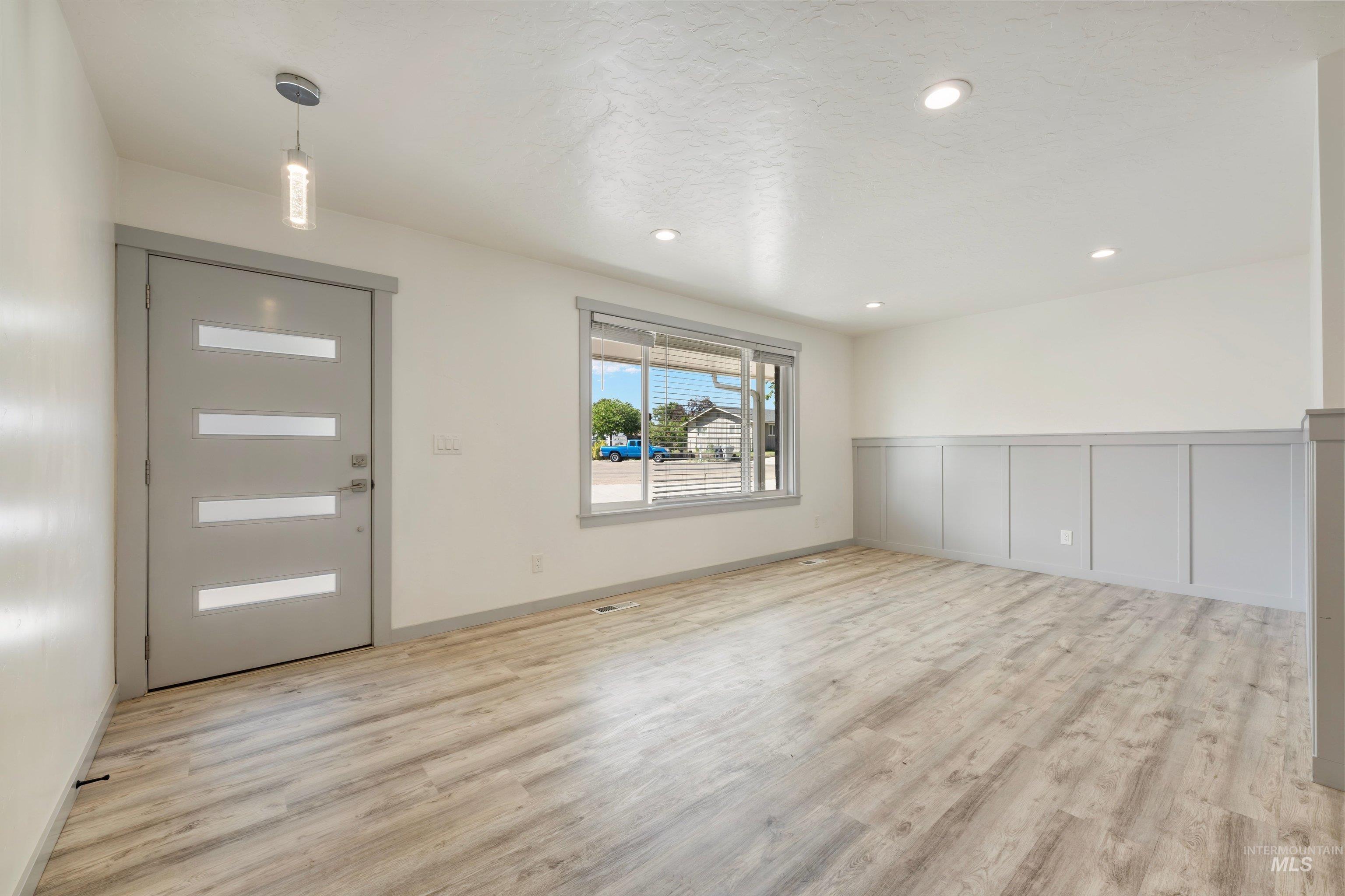 2216 Cari Cir, Caldwell, Idaho 83605, 3 Bedrooms, 2 Bathrooms, Residential For Sale, Price $524,900,MLS 98998978