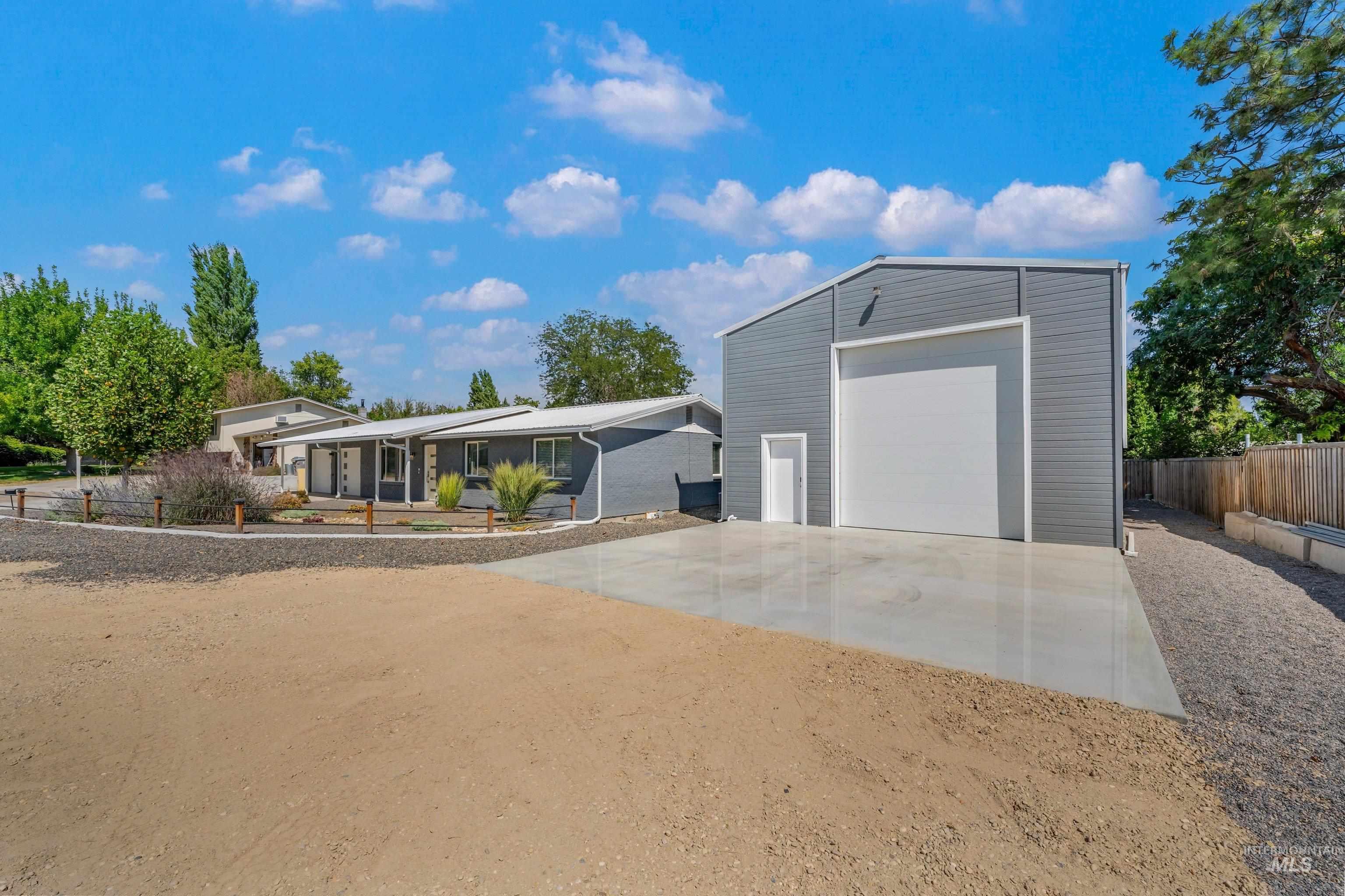 2216 Cari Cir, Caldwell, Idaho 83605, 3 Bedrooms, 2 Bathrooms, Residential For Sale, Price $524,900,MLS 98998978
