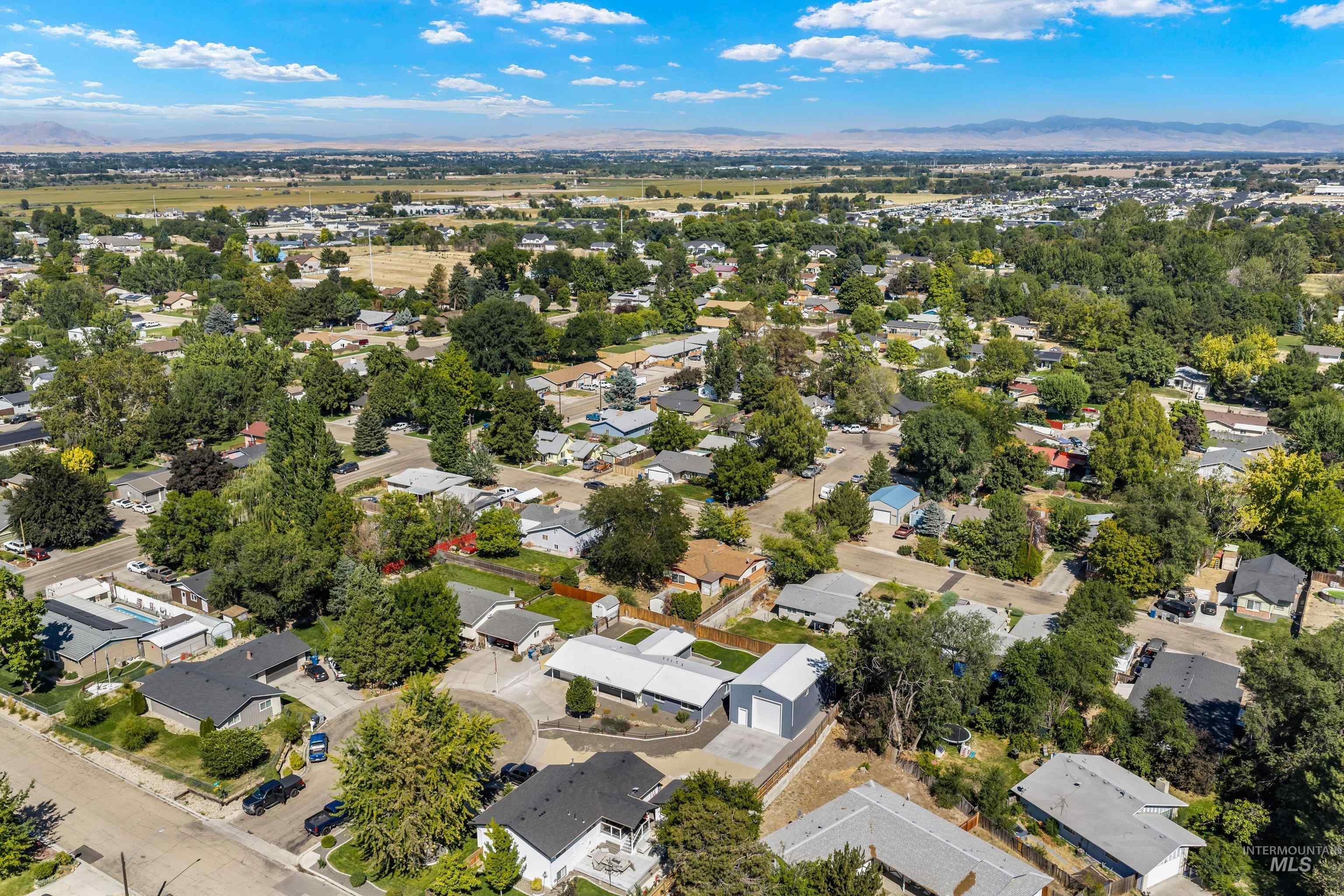 2216 Cari Cir, Caldwell, Idaho 83605, 3 Bedrooms, 2 Bathrooms, Residential For Sale, Price $524,900,MLS 98998978