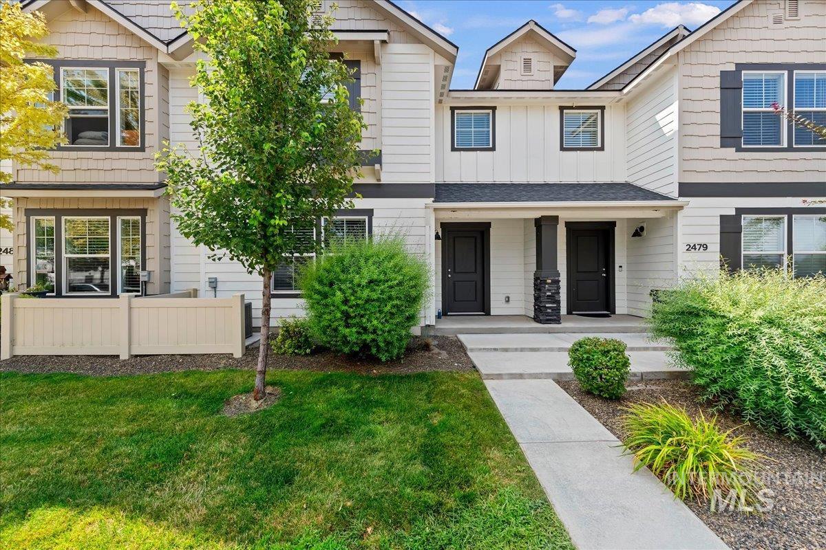 2483 E Goldstone St, Meridian, Idaho 83642, 3 Bedrooms, 2.5 Bathrooms, Residential For Sale, Price $389,990,MLS 98998979