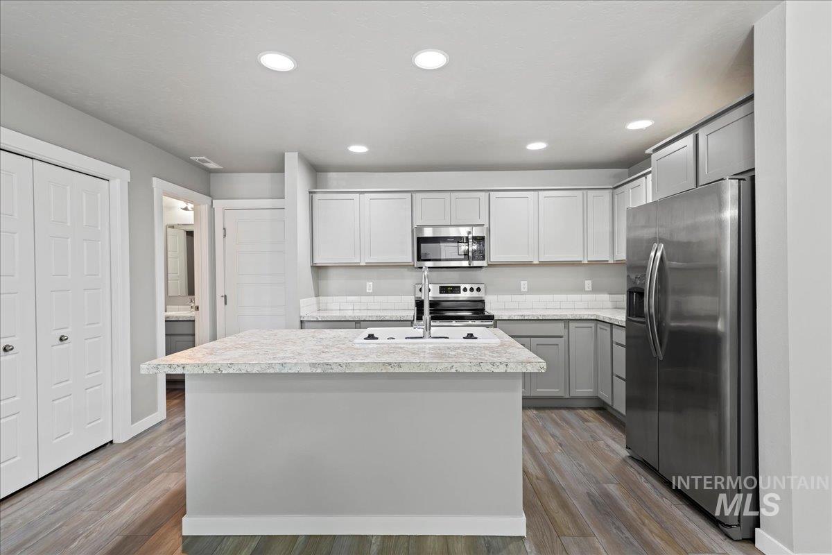 2483 E Goldstone St, Meridian, Idaho 83642, 3 Bedrooms, 2.5 Bathrooms, Residential For Sale, Price $389,990,MLS 98998979