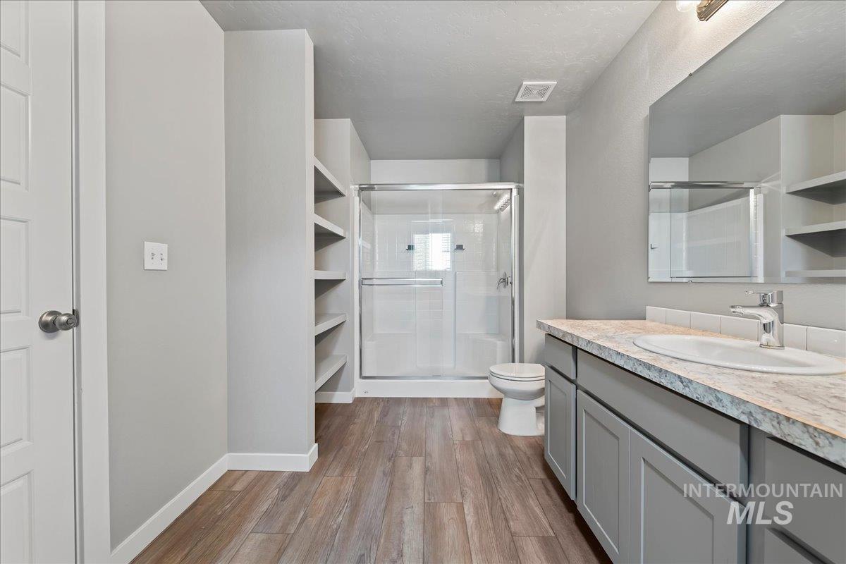 2483 E Goldstone St, Meridian, Idaho 83642, 3 Bedrooms, 2.5 Bathrooms, Residential For Sale, Price $389,990,MLS 98998979