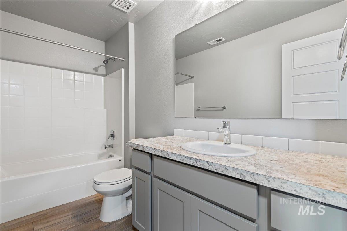 2483 E Goldstone St, Meridian, Idaho 83642, 3 Bedrooms, 2.5 Bathrooms, Residential For Sale, Price $389,990,MLS 98998979