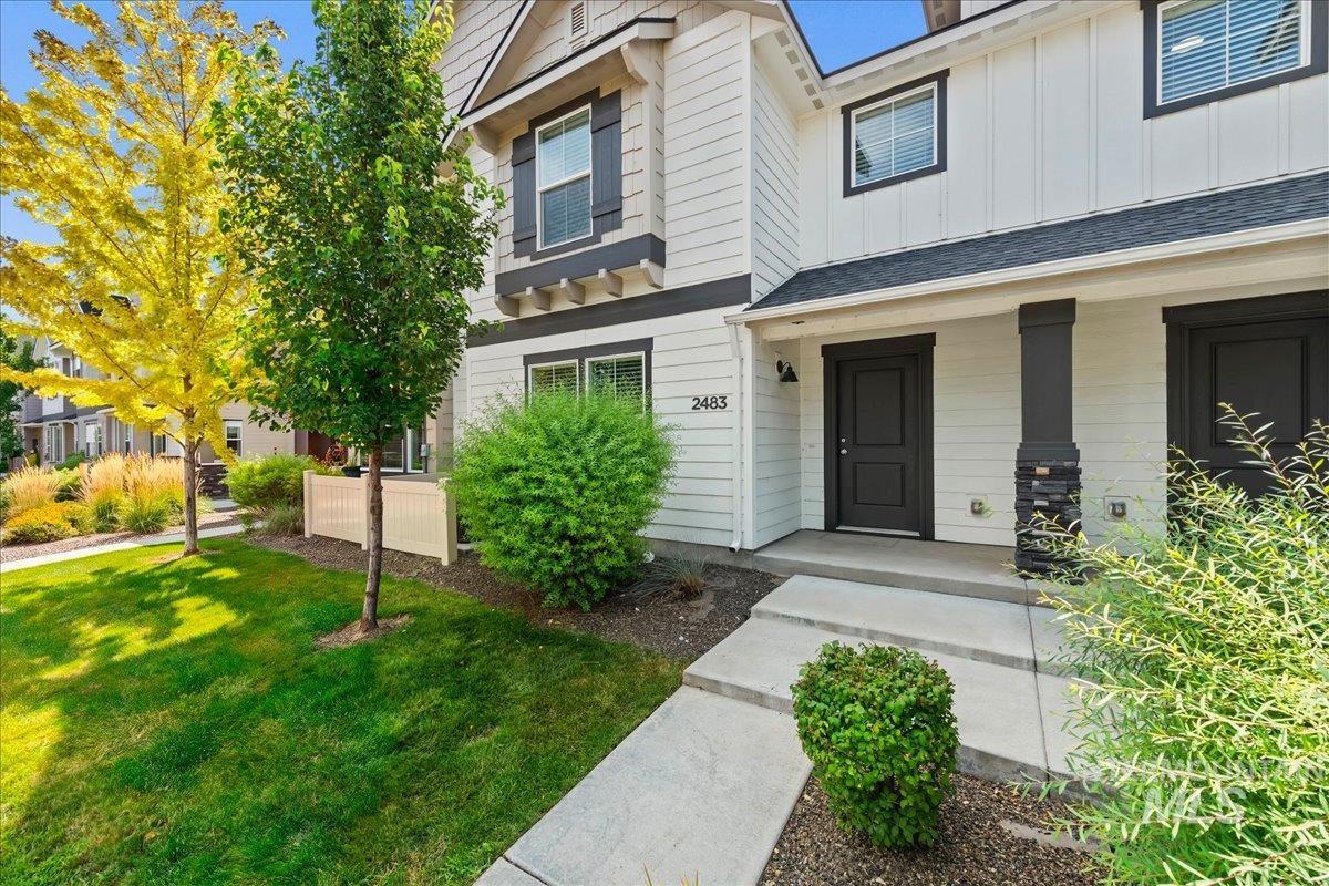 2483 E Goldstone St, Meridian, Idaho 83642, 3 Bedrooms, 2.5 Bathrooms, Residential For Sale, Price $389,990,MLS 98998979