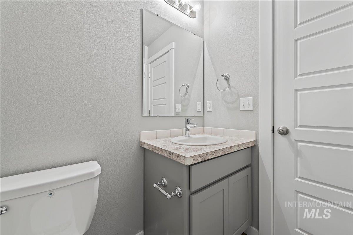 2483 E Goldstone St, Meridian, Idaho 83642, 3 Bedrooms, 2.5 Bathrooms, Residential For Sale, Price $389,990,MLS 98998979