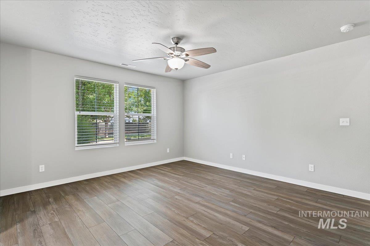 2483 E Goldstone St, Meridian, Idaho 83642, 3 Bedrooms, 2.5 Bathrooms, Residential For Sale, Price $389,990,MLS 98998979