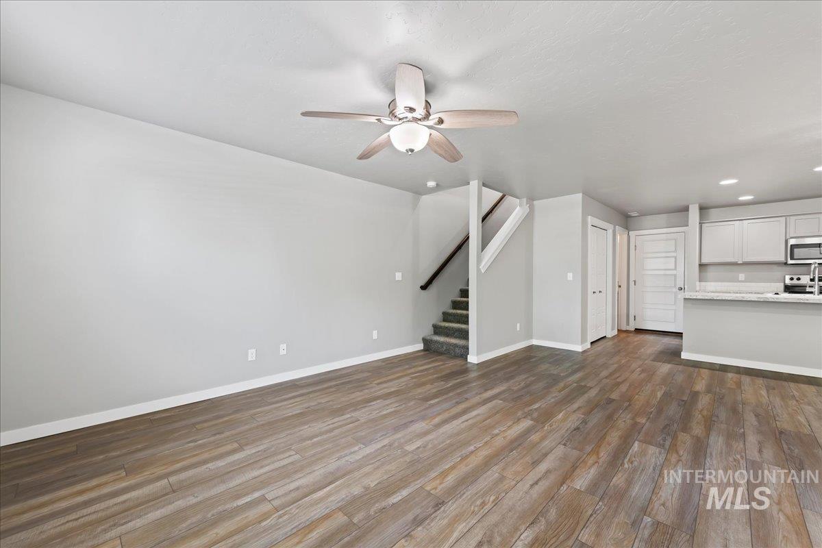 2483 E Goldstone St, Meridian, Idaho 83642, 3 Bedrooms, 2.5 Bathrooms, Residential For Sale, Price $389,990,MLS 98998979