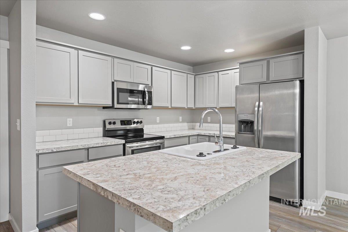 2483 E Goldstone St, Meridian, Idaho 83642, 3 Bedrooms, 2.5 Bathrooms, Residential For Sale, Price $389,990,MLS 98998979