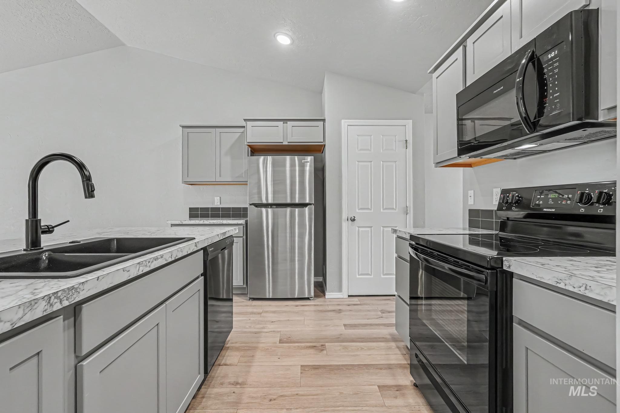 2233 W Trout Lily St, Kuna, Idaho 83634, 3 Bedrooms, 2 Bathrooms, Residential For Sale, Price $399,900,MLS 98998980