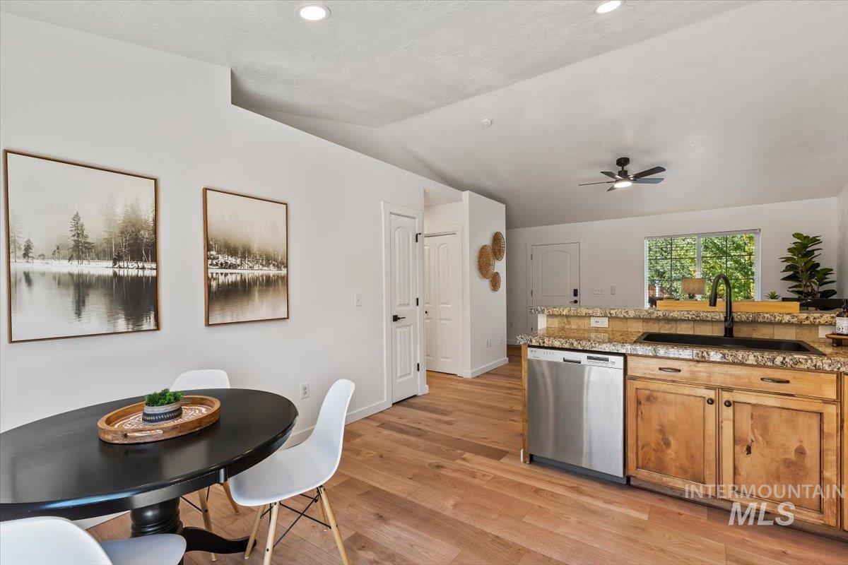 11741 W Aldershot, Boise, Idaho 83709, 3 Bedrooms, 2 Bathrooms, Residential For Sale, Price $399,000,MLS 98998981