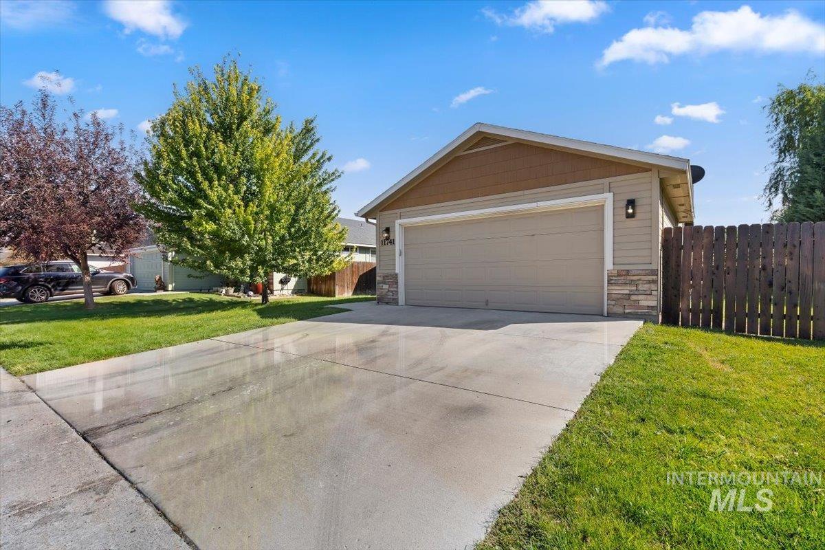 11741 W Aldershot, Boise, Idaho 83709, 3 Bedrooms, 2 Bathrooms, Residential For Sale, Price $399,000,MLS 98998981